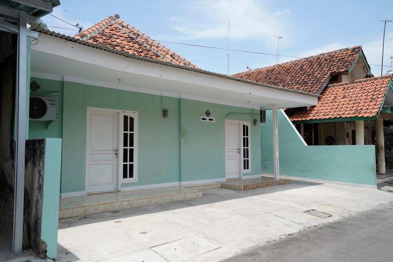 Oyo 91389 Anggrek Residence Syariah Soreang Buitenkant foto
